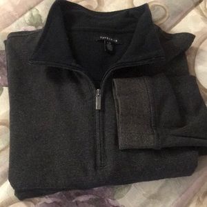 Men’s VAN HEUSEN long sleeve pullover zippered neck size L in a grey/black color